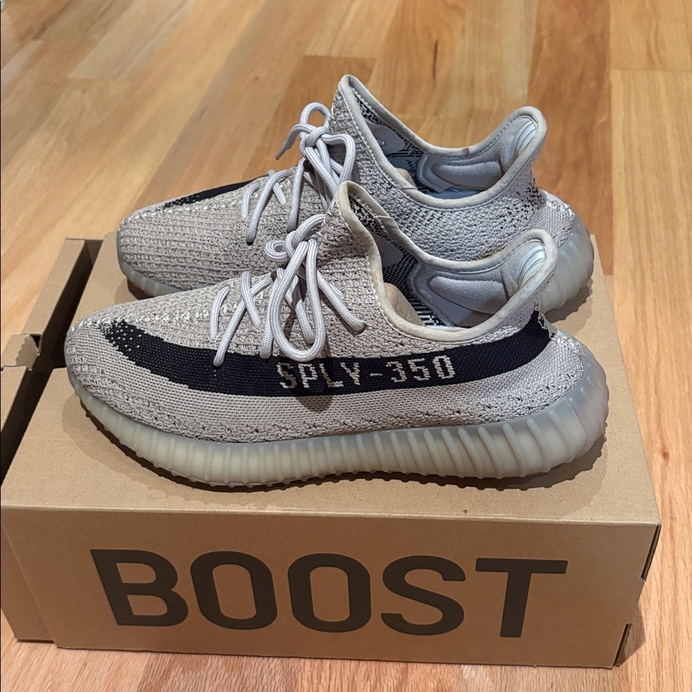 Adidas Yeezy Boost 350 V2 in Gray and Black - Picture 2 of 4